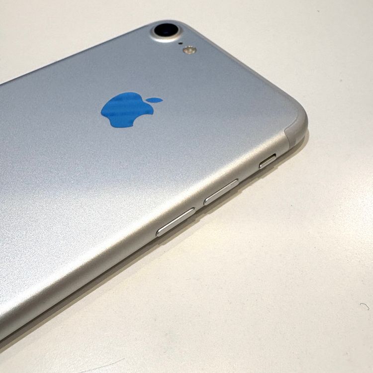 �ڽ���Ź�����ѡ�iPhone7 128GB ����С� SIM���å�����Ѥ�