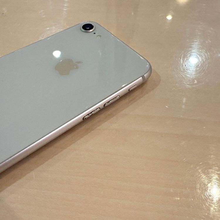 �ڽ���Ź�����ѡ�iPhone8 64GB ����С� �Хåƥ꡼ 100%