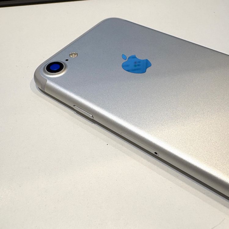 �ڽ���Ź�����ѡ�iPhone7 128GB ����С� SIM���å�����Ѥ�