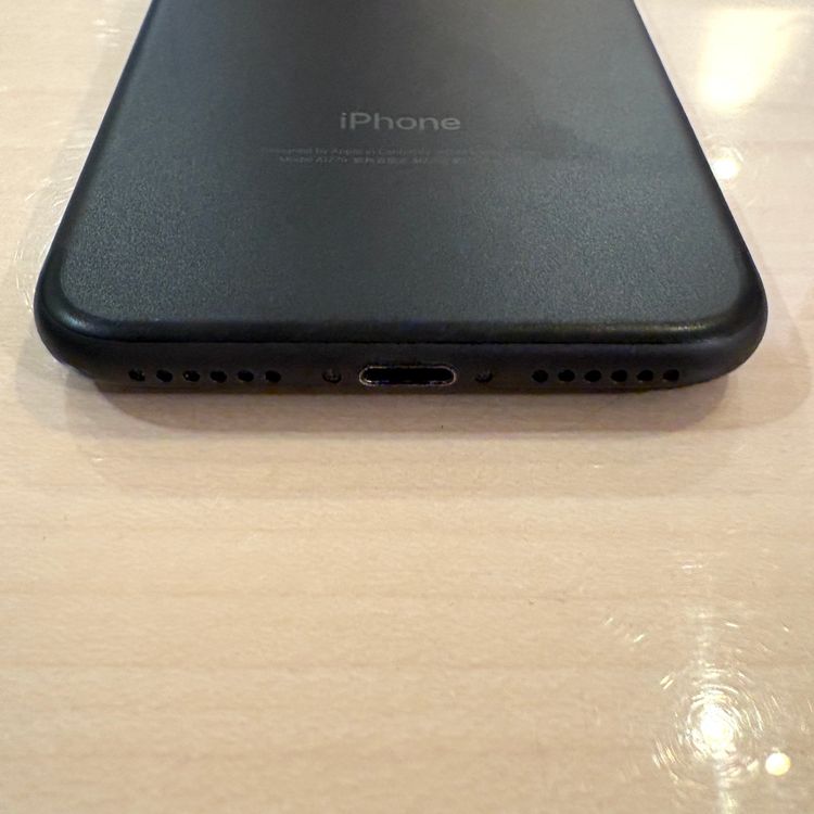 �ڽ���Ź�����ѡ�iPhone7 32GB �֥�å� �Хåƥ꡼100%