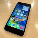 �ڽ���Ź�����ѡ�iPhoneSE ��2���� 128GB �ۥ磻�� �Хåƥ꡼100%