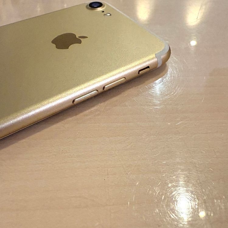 �ڽ���Ź�����ѡ�iPhone7 128GB ������� �Хåƥ꡼100��