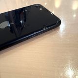 �ڽ���Ź�����ѡ�iPhoneSE ��3���� 128GB �֥�å� �Хåƥ꡼ 100%