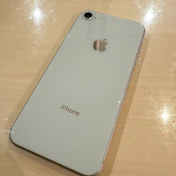 �ڽ���Ź�����ѡ�iPhone8 64GB ����С� �Хåƥ꡼ 100%
