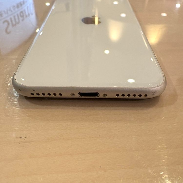 �ڽ���Ź�����ѡ�iPhoneSE ��2���� 128GB �ۥ磻�� �Хåƥ꡼100%