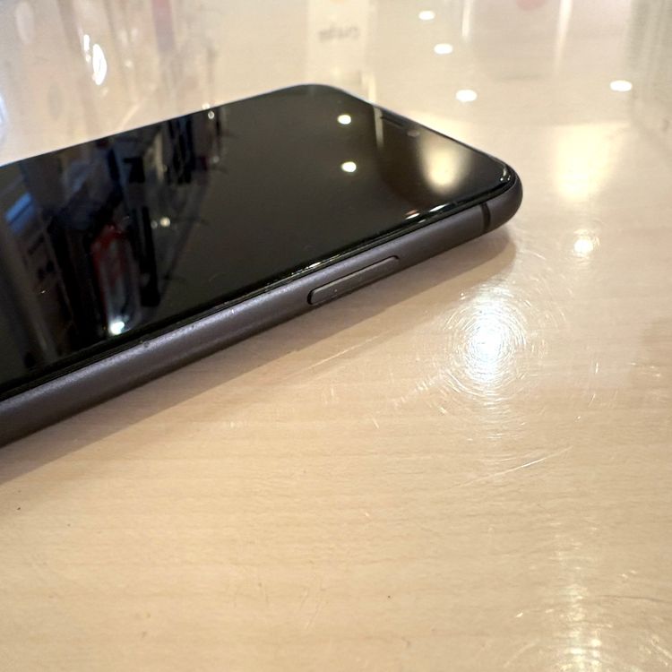 �ڽ���Ź�����ѡ�iPhone11 64GB �֥�å� �Хåƥ꡼100%