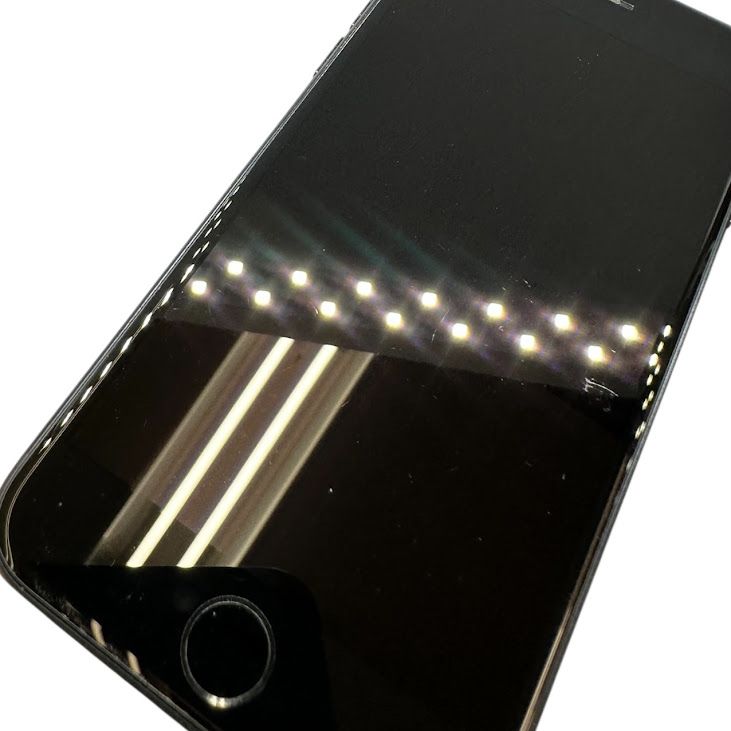 �ڥХåƥ꡼100%��iPhone��SE����3�����64GB���ߥåɥʥ��ȡ�SIM�ե꡼��au��