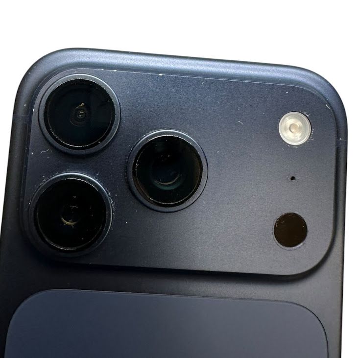 �ڥХåƥ꡼100%��iPhone��17Pro��256GB���ǥ����ץ֥롼