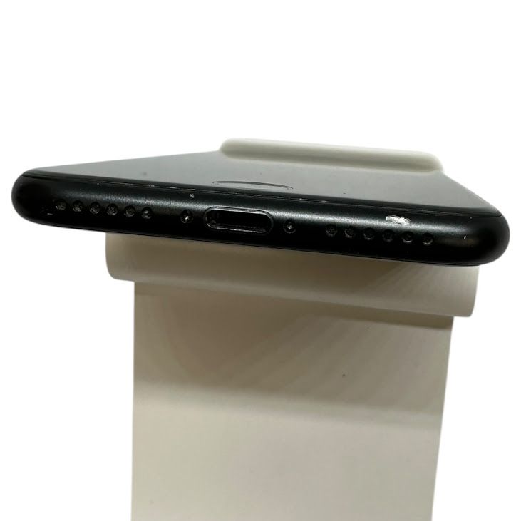 �ڥХåƥ꡼93%��iPhone��SE����2�����64GB���֥�å���SIM�ե꡼��au��