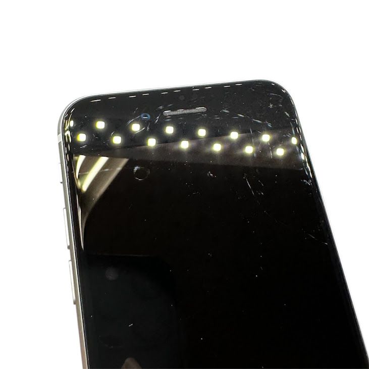 �ڥХåƥ꡼87%��iPhone��SE����2�����64GB���ۥ磻�ȡ�SIM�ե꡼���ɥ�����