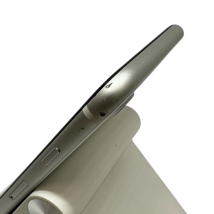 iPhone��SE����2�����64GB���ۥ磻�ȡ�SIM�ե꡼�����եȥХ���