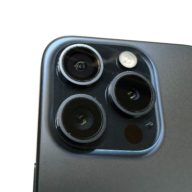 �ڥХåƥ꡼80%��iPhone��15Pro��256GB���֥롼�����˥��ࡡSIM�ե꡼��au��