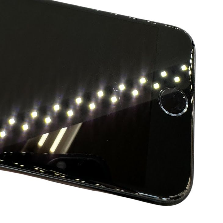 �ڥХåƥ꡼83%��iPhone��SE����3�����64GB���ߥåɥʥ��ȡ�SIM�ե꡼��au��