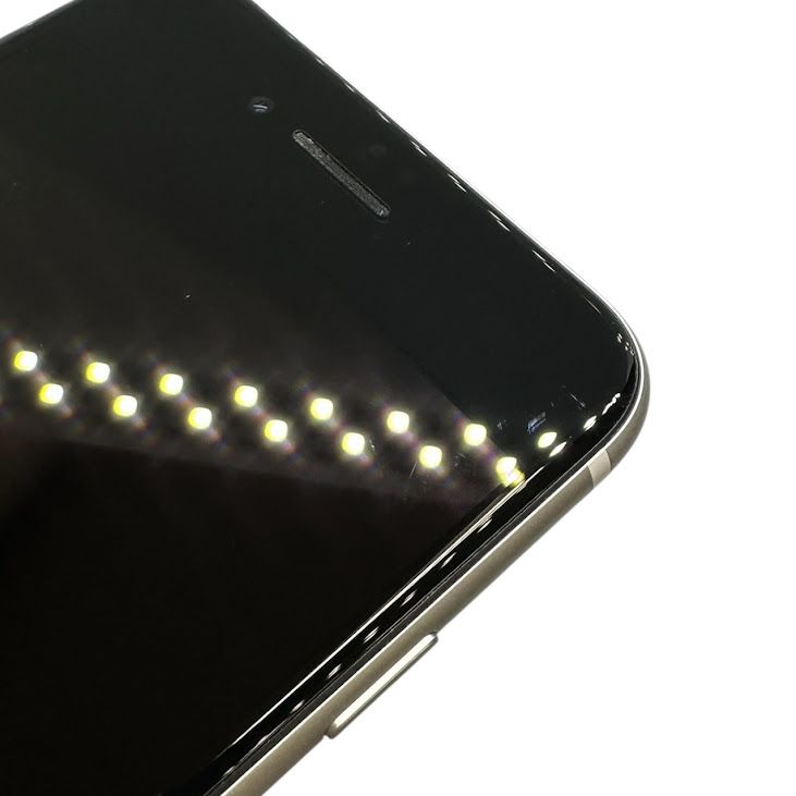 �ڥХåƥ꡼93%��iPhone��SE����2�����64GB���ۥ磻�ȡ�SIM�ե꡼��au��