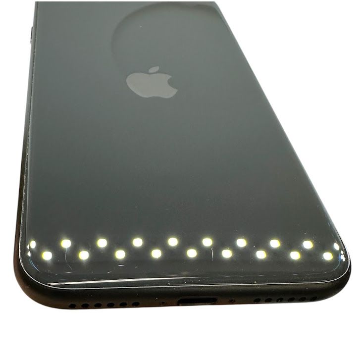 �ڥХåƥ꡼87%��iPhone��SE����2�����64GB���֥�å���SIM�ե꡼