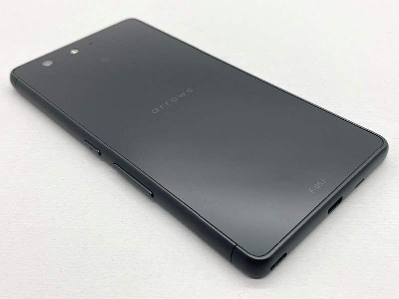 docomo arrows Be F-05J Black 新品未使用 DOCOMO FUJITSU F-05J ARROWS BE METAL FRAME SLIM TOUGH