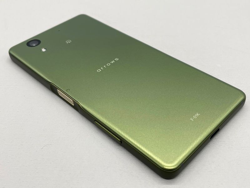 ムスビー｜☆新品同様☆F-01K arrows NX モスグリーン 822157