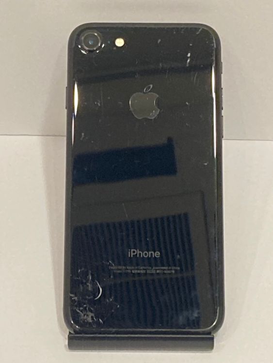 ☆iPhone 7 32GB ジェットブラック ◆全国送料無料◆0953