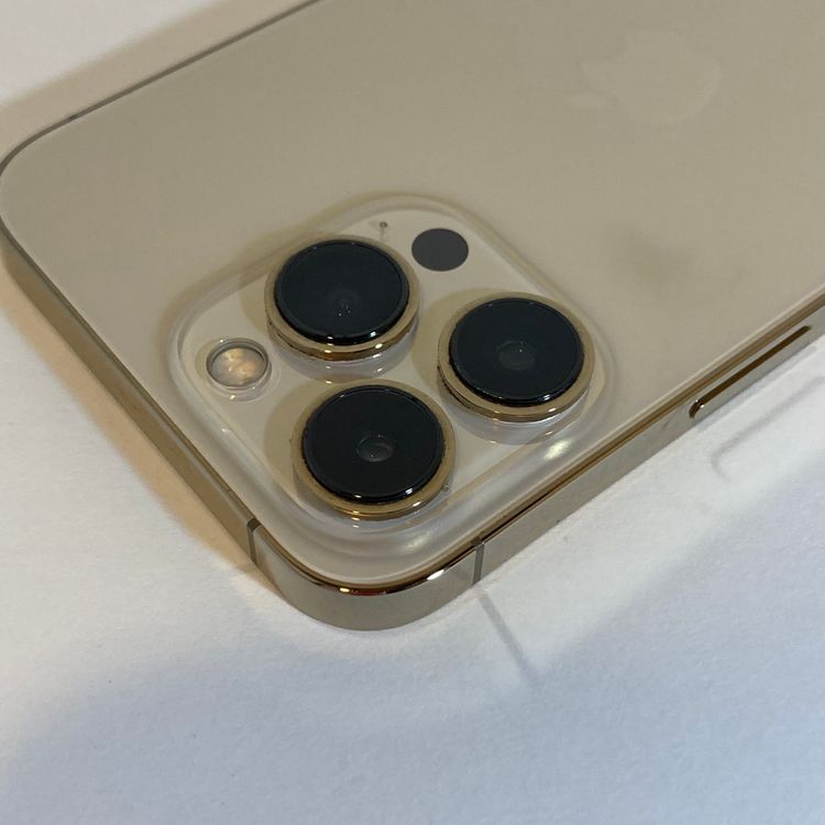 ��Ŷ����ʡ�iPhone 13Pro 1TB docomo��SIM�ե꡼ �����̥Хåƥ꡼����