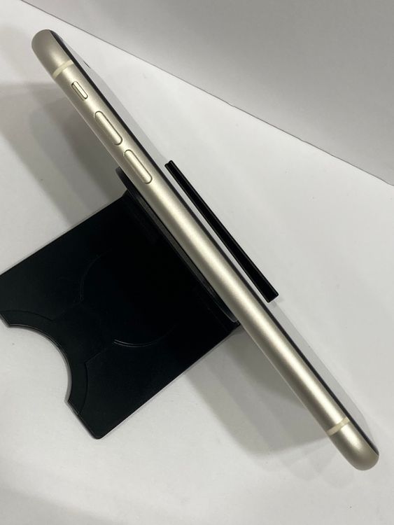 モバイチ☆iPhone 11 64GB SIMフリー ホワイト ◆■全国送料無料