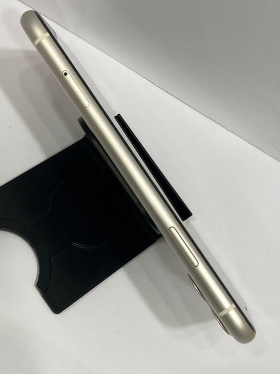 モバイチ☆iPhone 11 64GB SIMフリー ホワイト ◆■全国送料無料