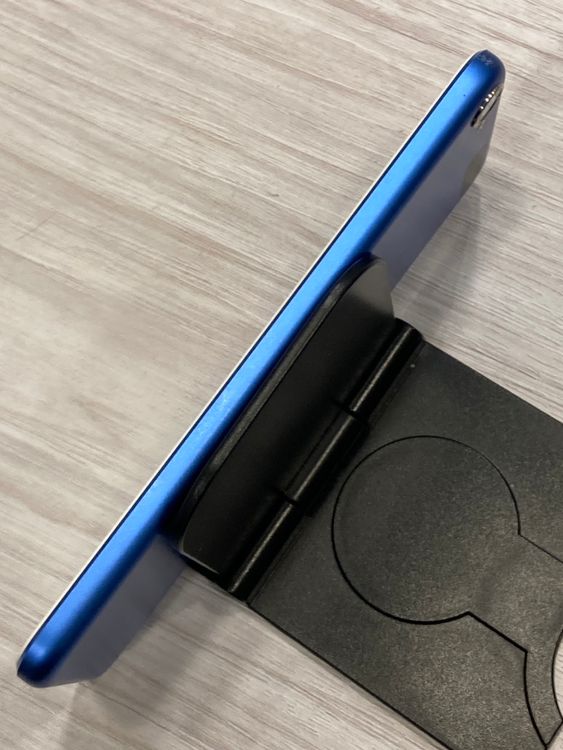 �ǡ������ꥸ��󥯡�iPod touch ��6���� 16GB  �֥롼 �����񥹥ԡ���ȯ��