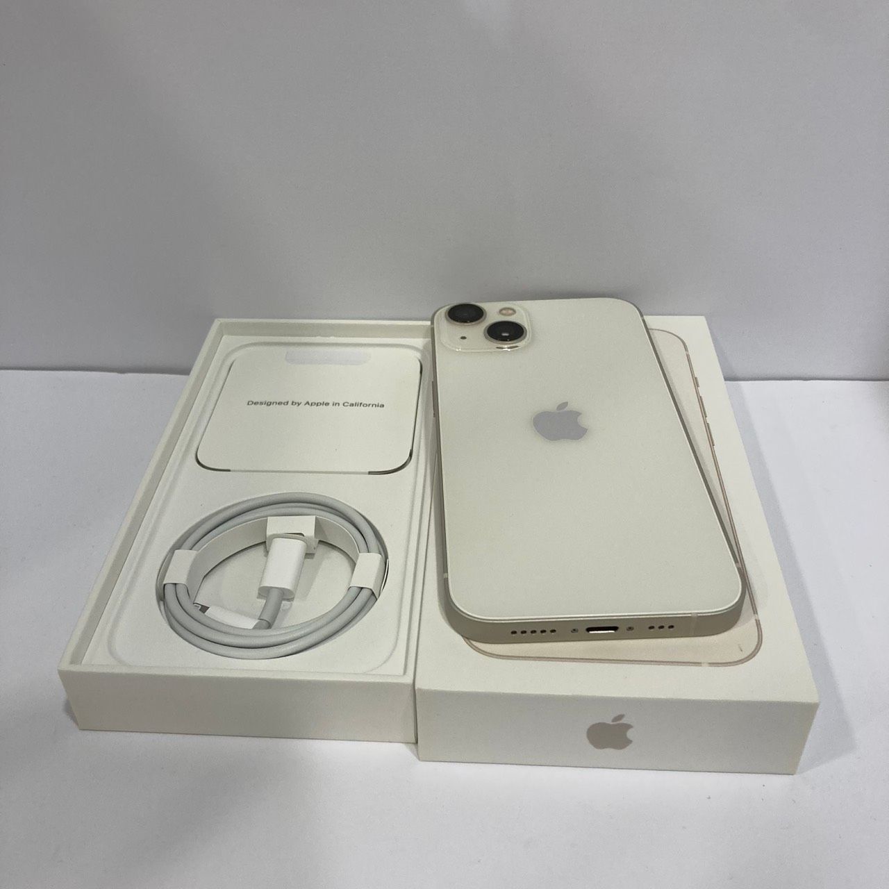 ムスビー｜中古美品☆iPhone 13 128GB Apple版スターライト ☆全国送料 