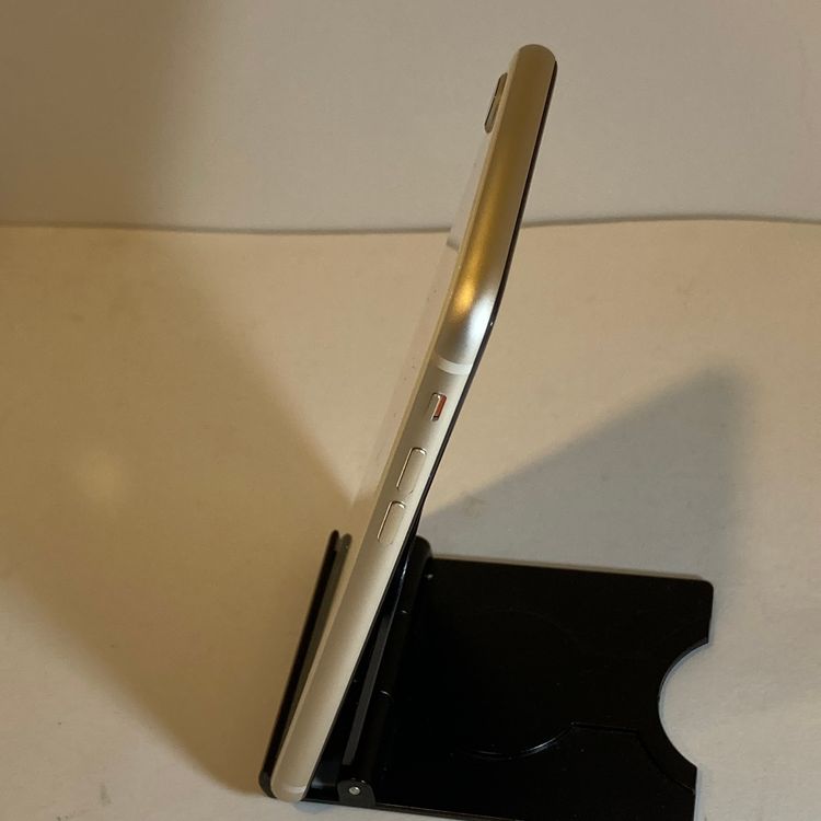 ����Ʊ�͡�iPhone SE3 64GB Softbank��SIM�ե꡼ ������99��