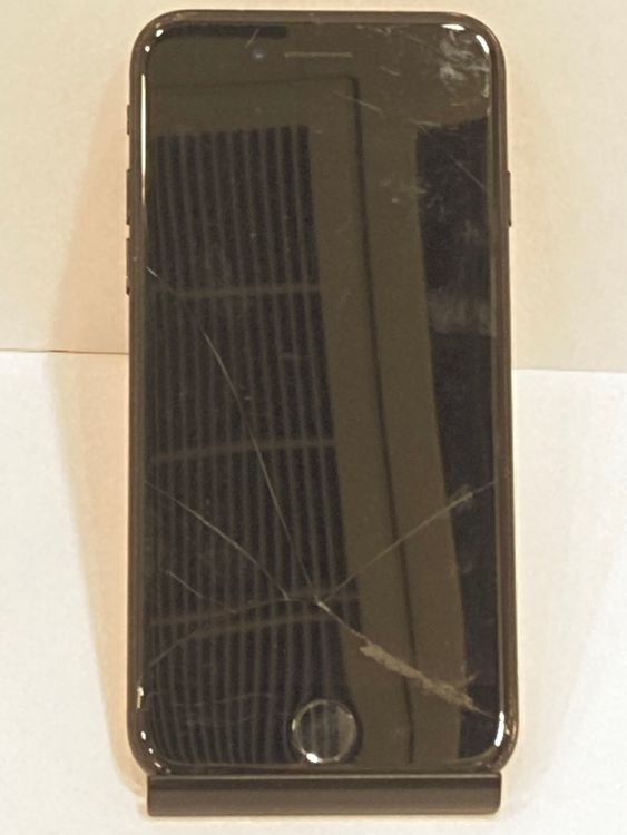 ☆iPhone 7 32GB ジェットブラック ◆全国送料無料◆0953