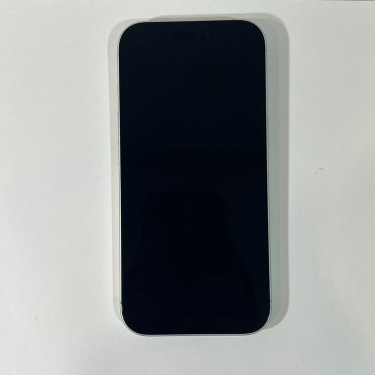 新品同様☆iPhone 17 256GB 国内版 SIMフリー 充電17回◆送料無料