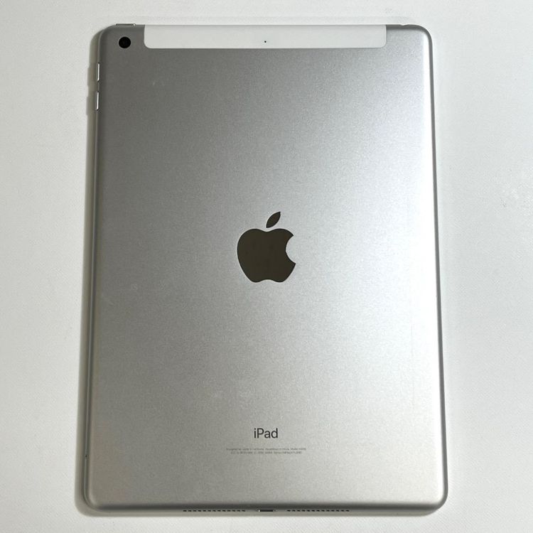 ��Ķ���ʡ�iPad ��6���� 9.7����� 32GB Wifi+����顼