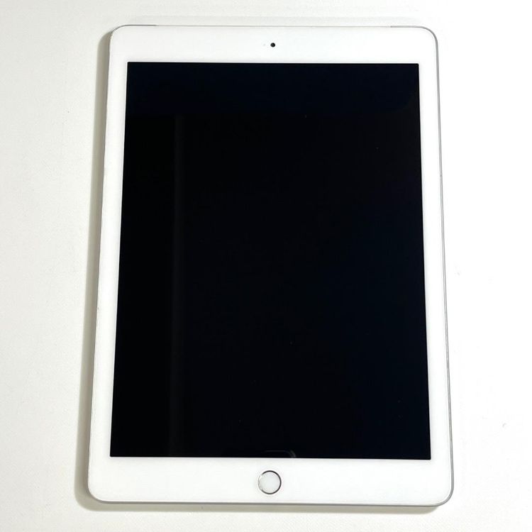 ��Ķ���ʡ�iPad ��6���� 9.7����� 32GB Wifi+����顼