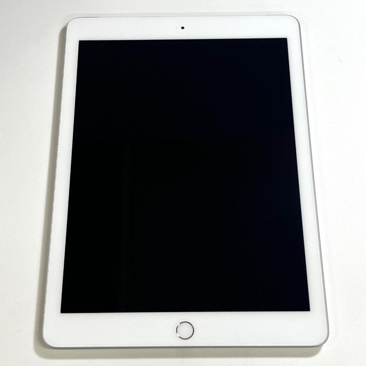 �����ʡ�iPad ��5���� 9.7����� 32GB Wifi+����顼