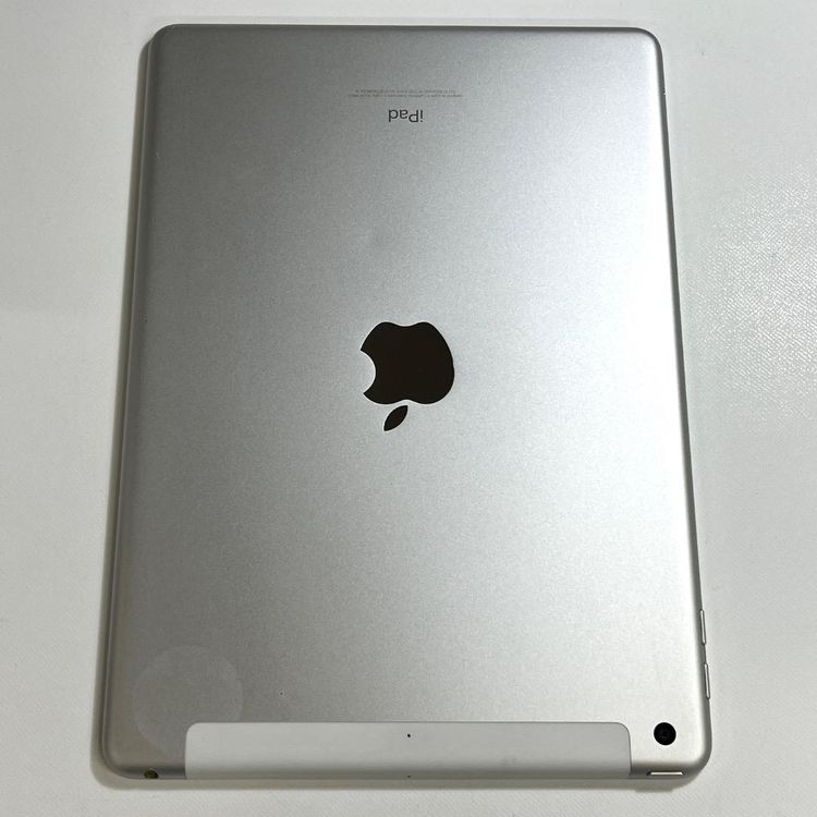 �����ʡ�iPad ��5���� 9.7����� 32GB Wifi+����顼