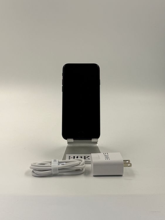 �ڽ����Хåƥ꡼�򴹺ѡ�iPhone SE��3����64GB�Хåƥ꡼100%�����ֹ�M-6396