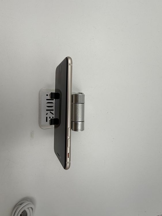 iPhone SE ��3����256GB�Хåƥ꡼100% �����ֹ�M-7294