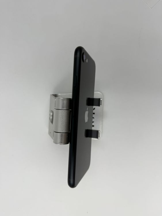 �ڽ����Хåƥ꡼�򴹺ѡ�iPhone SE ��3����128GB�Хåƥ꡼100%�����ֹ�M-1055