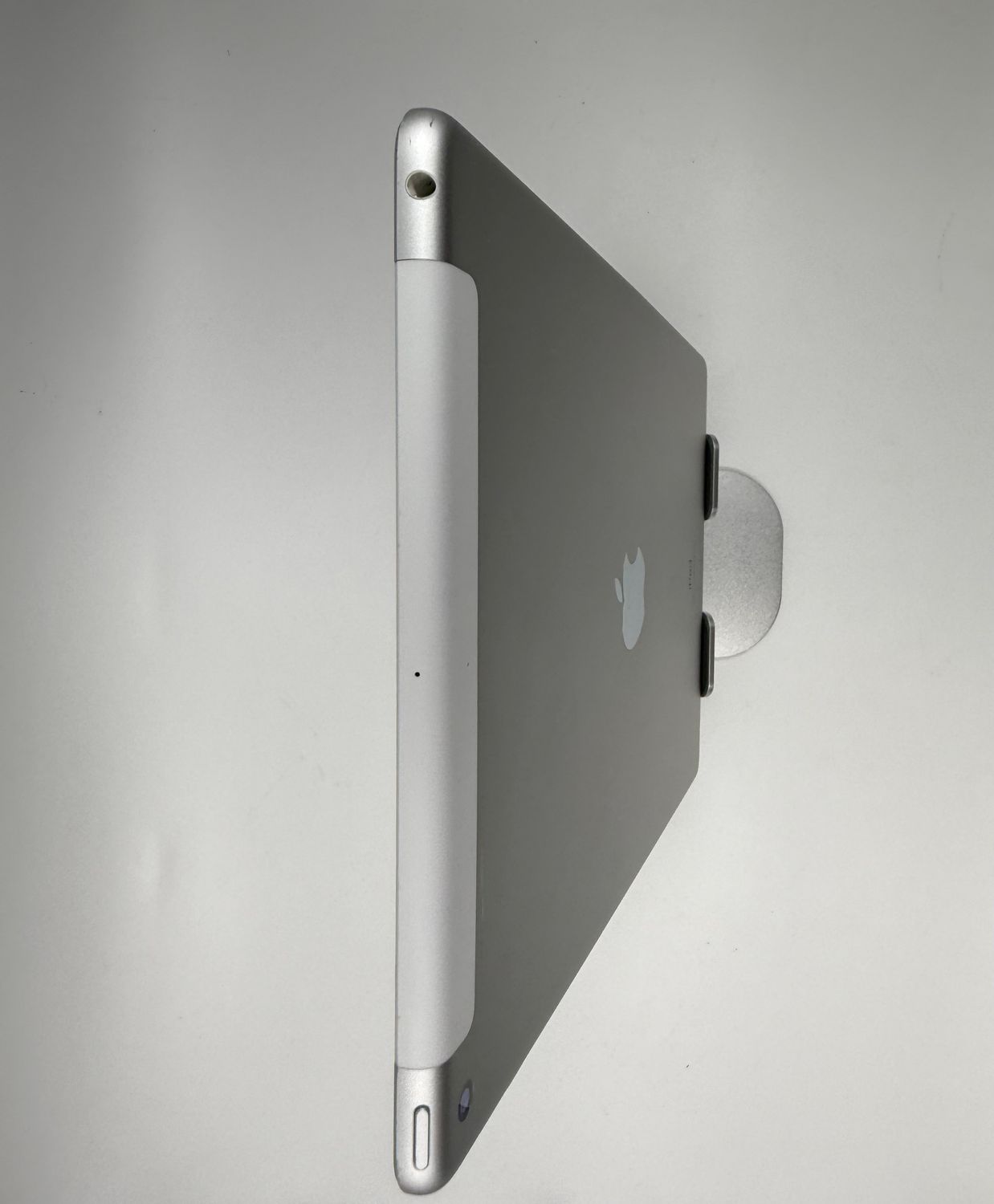 ムスビー｜Apple IPAD 第7世代 32GB バッテリー92%管理番号M6003【iPad