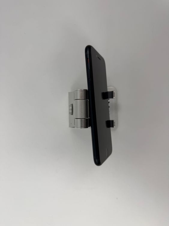 �ڽ����Хåƥ꡼�򴹺ѡ�iPhone SE ��3����128GB�Хåƥ꡼100%�����ֹ�M-0723