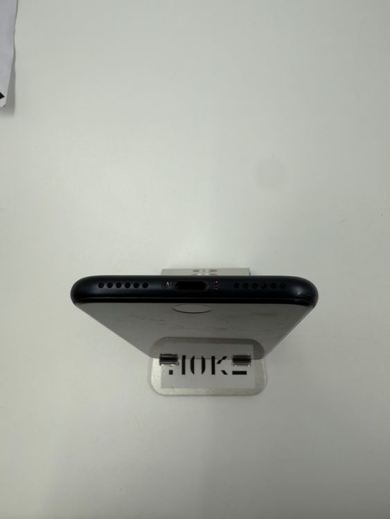 iPhone SE��3��128GB�Хåƥ꡼82%�����ֹ�M-1963