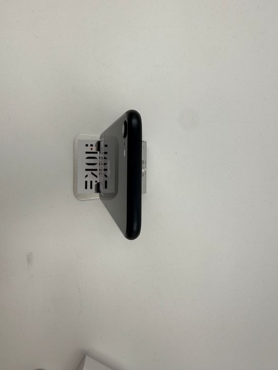 �ڽ����Хåƥ꡼�򴹺ѡ�iPhone SE��3��128GB�Хåƥ꡼100%�����ֹ�M-3842