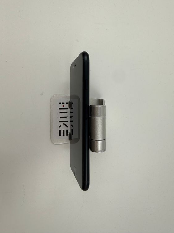 iPhone SE��3��128GB�Хåƥ꡼100%�����ֹ�M-6292