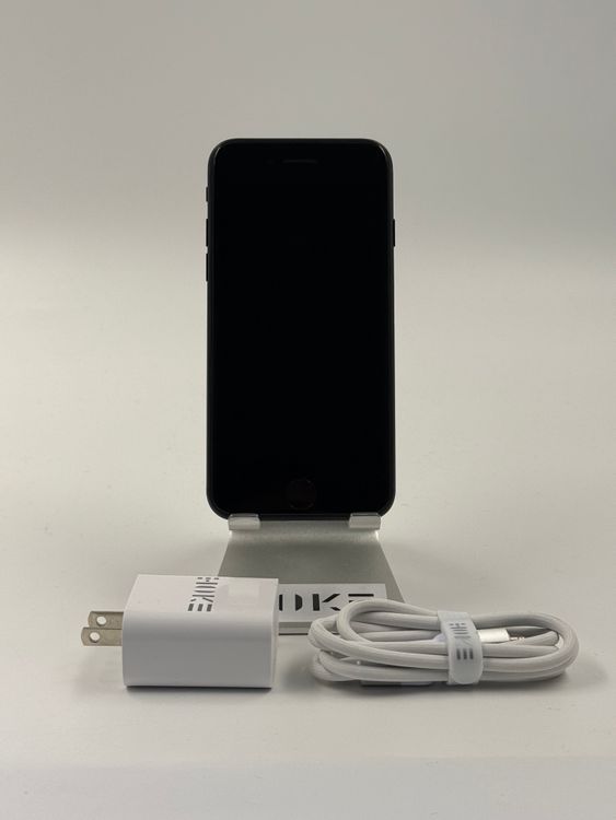 �ڽ����Хåƥ꡼�򴹺ѡ�iPhone SE��3����128GB�Хåƥ꡼100%�����ֹ�M-6393