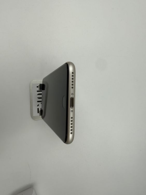 iPhone SE ��3����64GB�Хåƥ꡼82%�����ֹ�M-9468