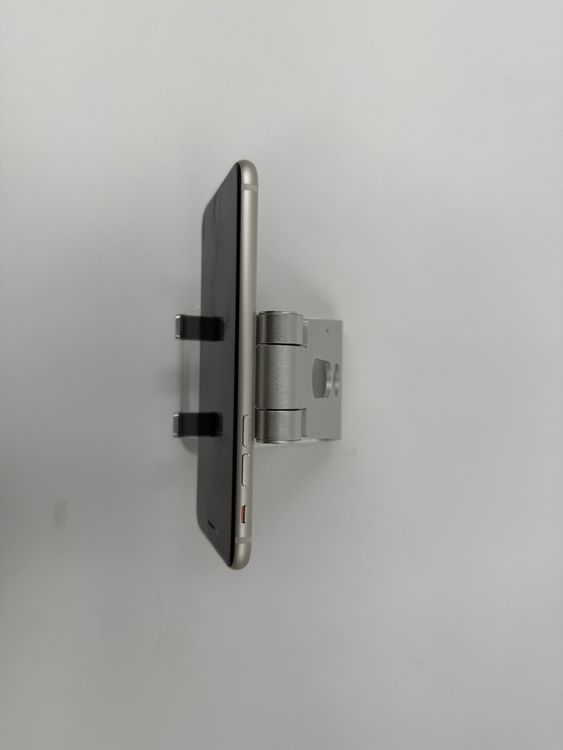 iPhone SE ��3����64GB�Хåƥ꡼82%�����ֹ�M-1234