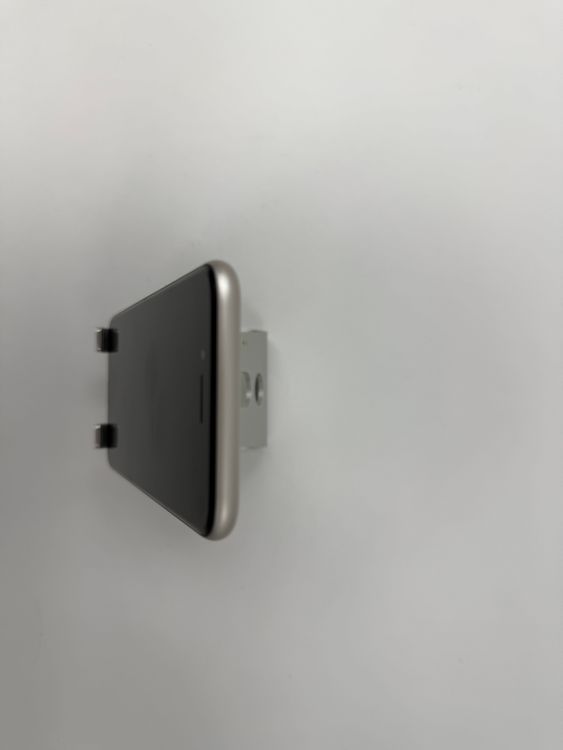 iPhone SE ��3����64GB�Хåƥ꡼84%�����ֹ�M-2345