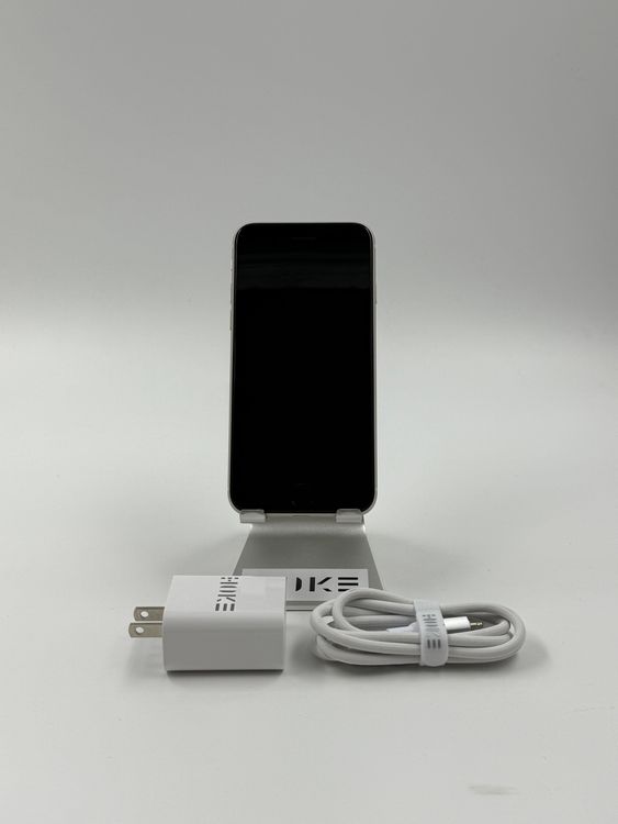 �ڽ����Хåƥ꡼�򴹺ѡ� iPhone SE��3��128GB�Хåƥ꡼100%�����ֹ�M-2059