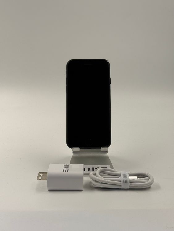 �ڽ����Хåƥ꡼�򴹺ѡ�iPhone SE��3����64GB�Хåƥ꡼100%�����ֹ�M-6381