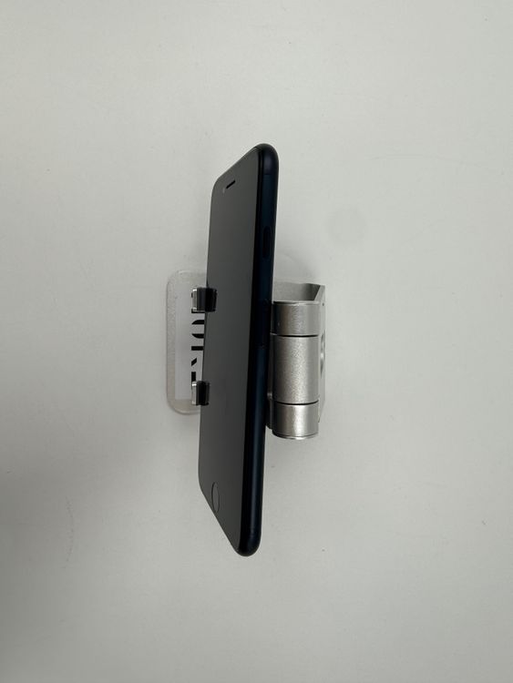 iPhone SE��3��128GB�Хåƥ꡼97%�����ֹ�M-2060