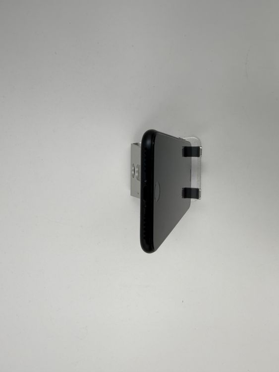 �ڽ����Хåƥ꡼�򴹺ѡ�iPhone SE ��3����128GB�Хåƥ꡼100%�����ֹ�M-1033